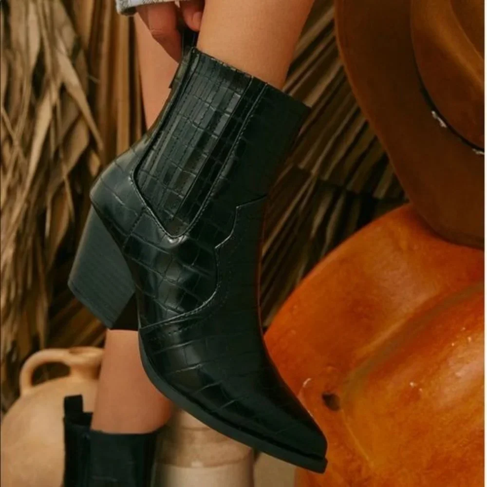 !! NEW !! Vegan Leather Ankle Cowboy Boots in Black Croc - Picture 10 of 10